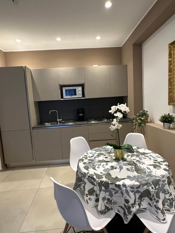 Apartments Ennio Top Class Бари Экстерьер фото